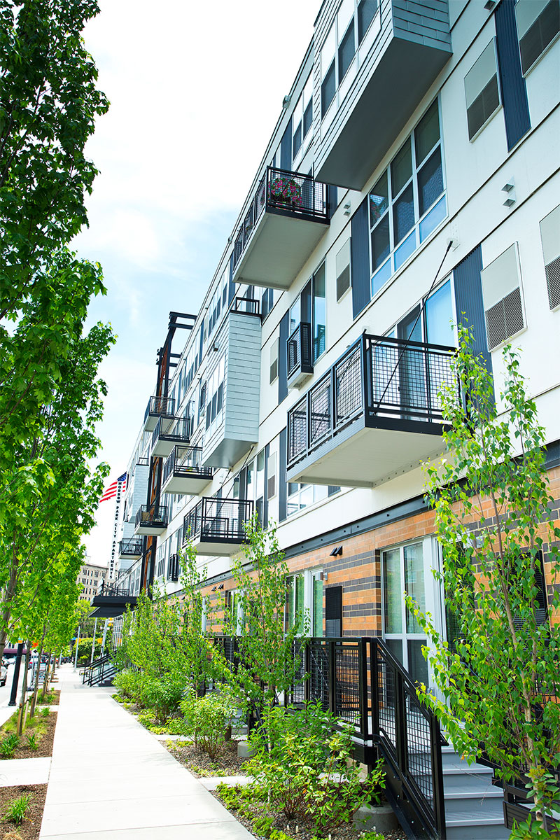 Albion Oak Park Apartment Building